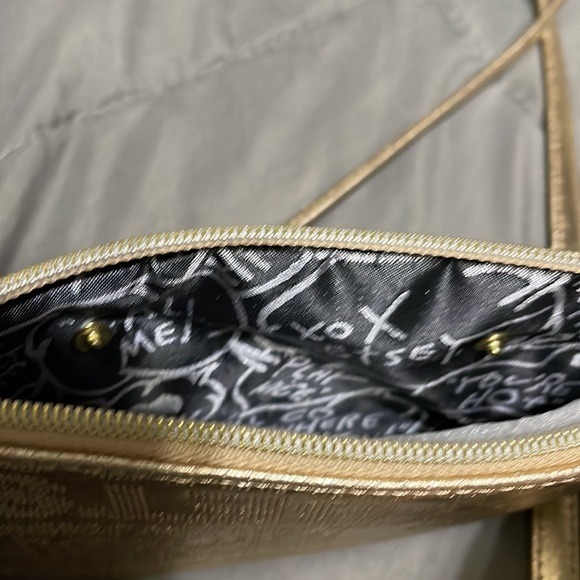 NWT Betsey Johnson Phone Charging Purse - Picture 9 of 13